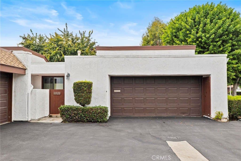 2 bedroom condo for sale at 11922 Heritage Cir Downey 90241 - $575,000