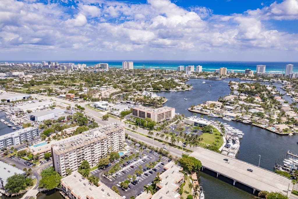 2 bedroom condo for sale at 777 S Federal Hwy Apt RP907 Pompano Beach - $400,000
