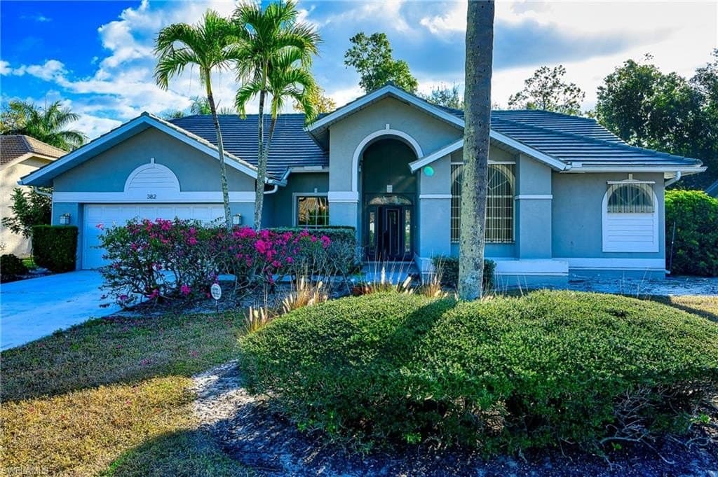 3 bedroom house for sale at 382 Henley Dr Berkshire Lakes - $549,000