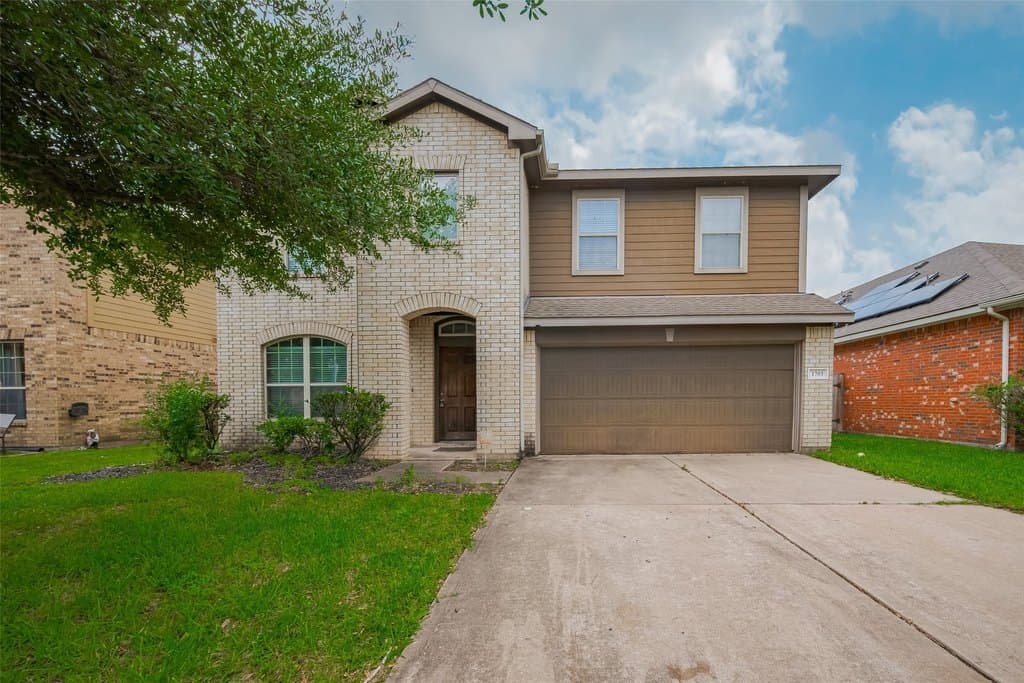 4 bedroom house for sale at 1703 Macclesby Ln Channelview - $269,900