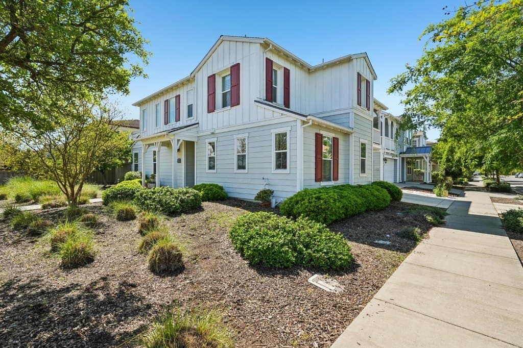4 bedroom house for sale at 1769 Cannery Loop Davis 95616 - $1,300,000