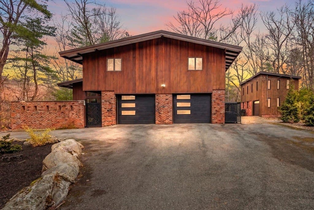 5 bedroom house for sale at 33 Turning Mill Rd Lexington 02420 - $2,100,000