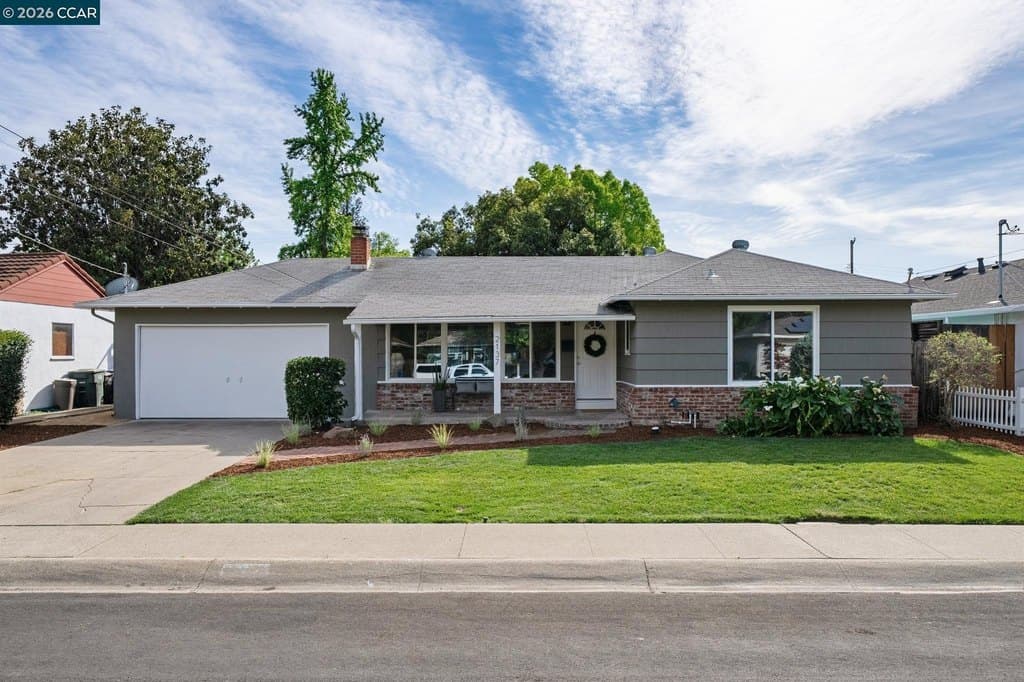 3 bedroom house for sale at 2137 Holbrook Dr Concord - $699,000