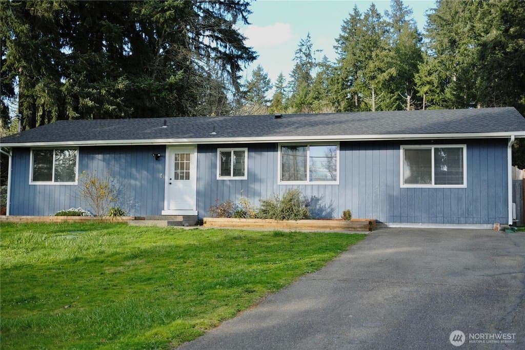 4 bedroom house for sale at 7544 Mesplay Ave SE Lacey 98503 - $465,000
