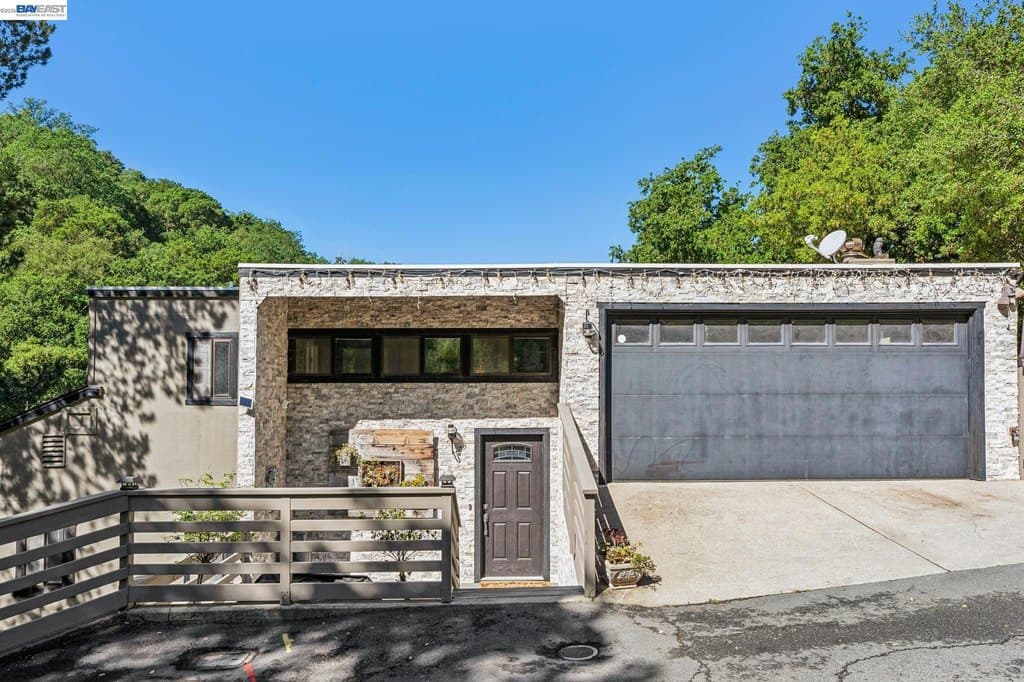 3 bedroom house for sale at 44 Hagen Oaks Ct Alamo - $1,750,000