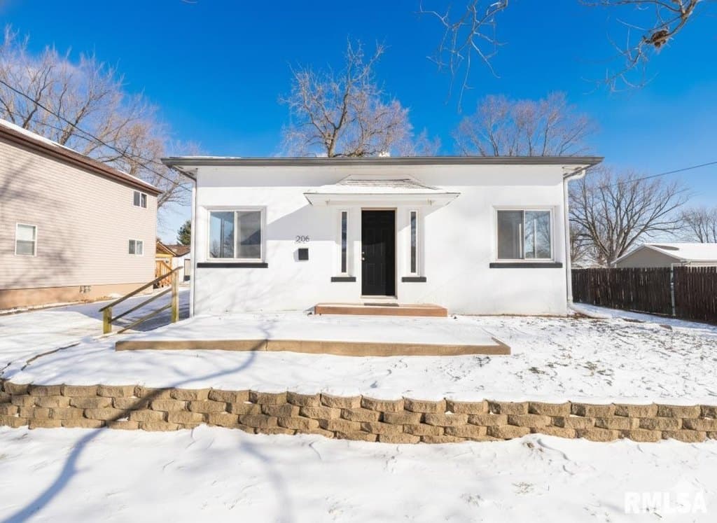 2 bedroom house for sale at 206 S Bellevue Ave Bellevue - $129,900