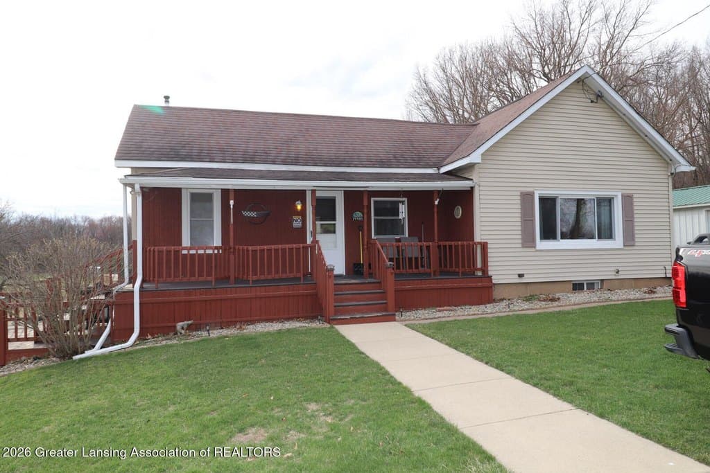 3 bedroom house for sale at 19985 26 Mile Rd Albion - $249,900