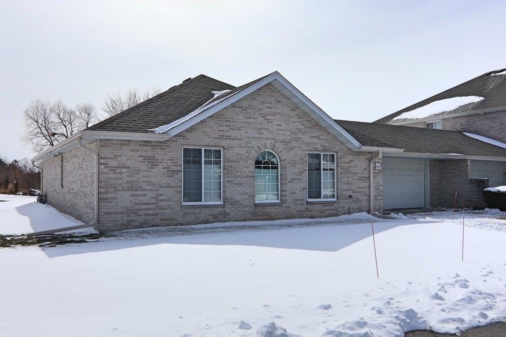 2 bedroom condo for sale at 624 E Market St Unit 101 Elkhorn - $276,500
