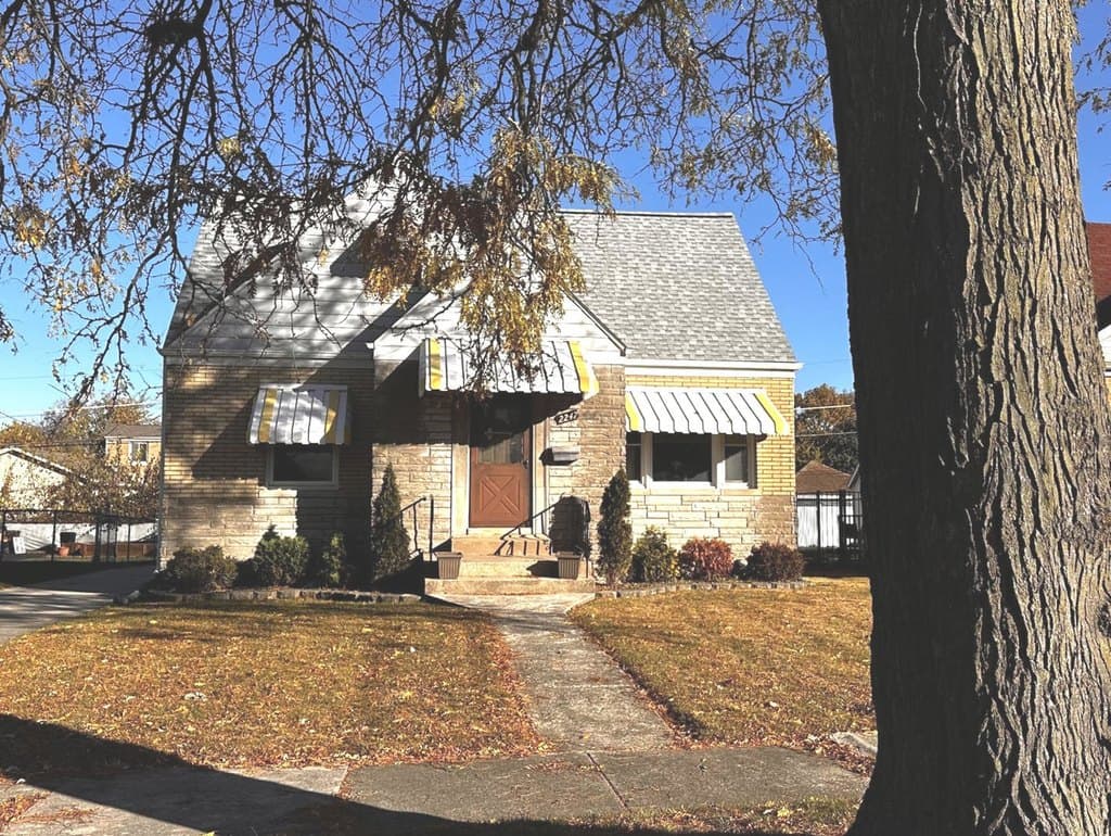 3 bedroom house for sale at 2247 S 21st Ave Broadview - $320,000