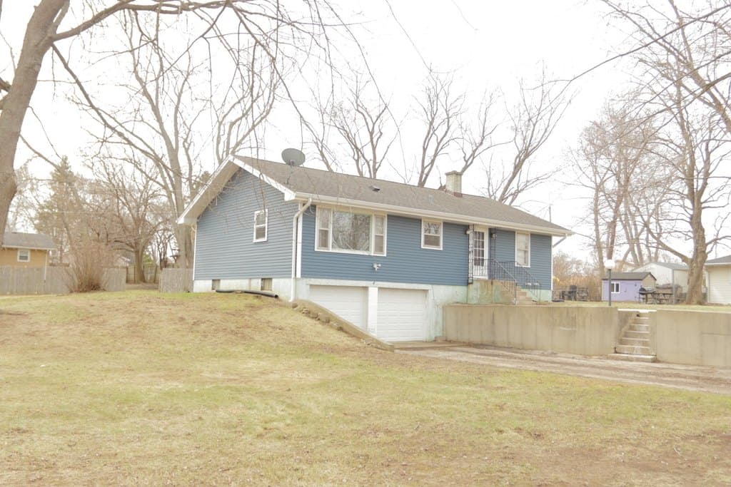 3 bedroom house for sale at 13175 W Blanchard Rd Waukegan 60087 - $264,999