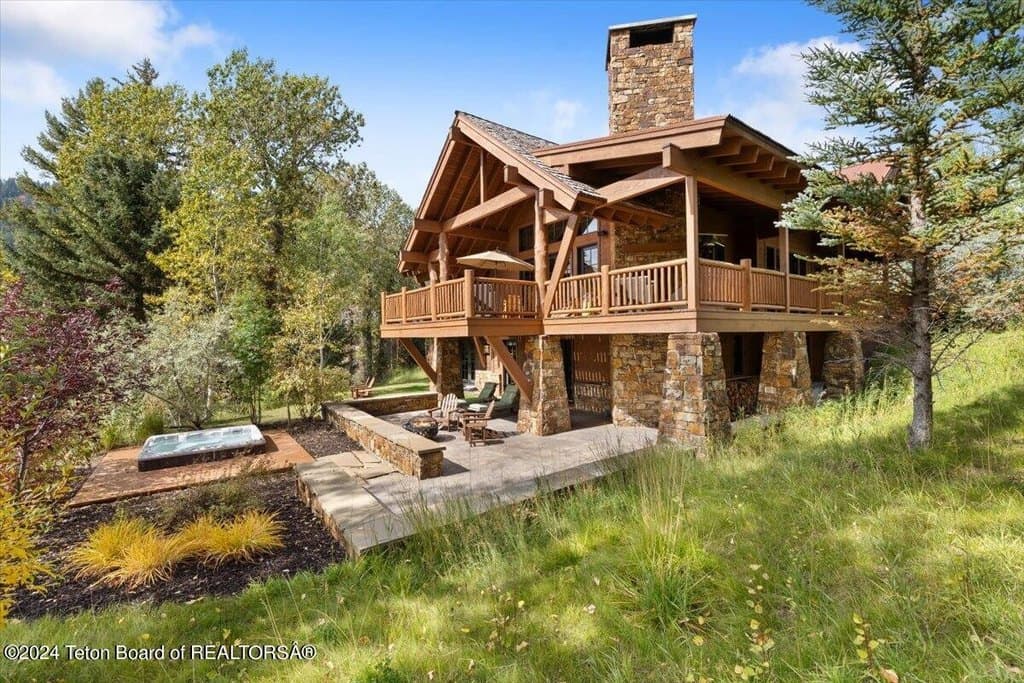 4 bedroom house for sale at 590 W Lodge Cottage Rd Jackson 83001 - $4,595,000