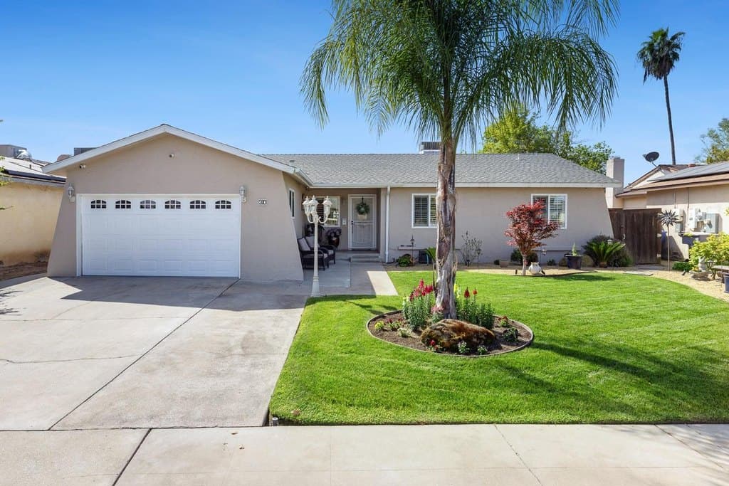 3 bedroom house for sale at 30 W Swift Ave Clovis 93612 - $419,500