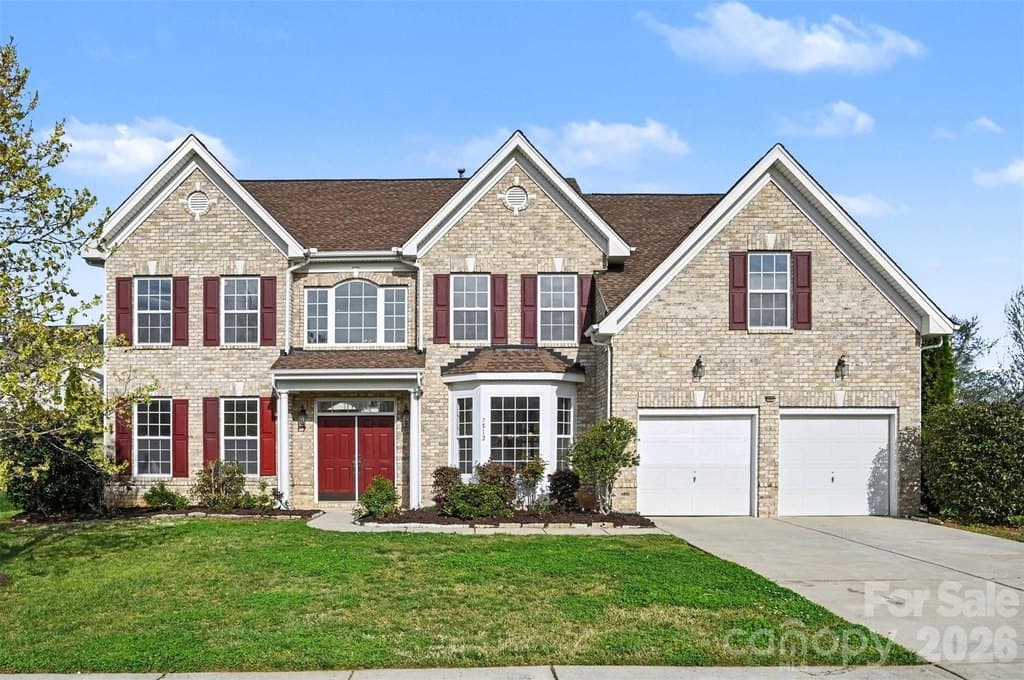 5 bedroom house for sale at 7512 Chasewater Dr Harrisburg 28075 - $669,000