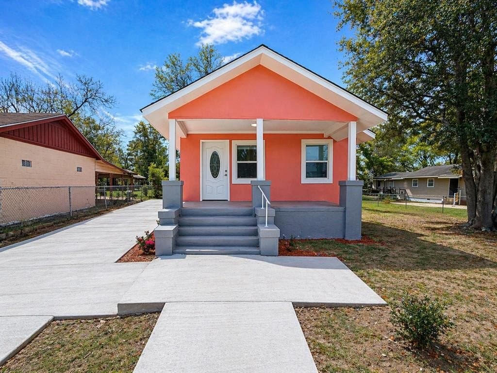 3 bedroom house for sale at 412 Holloway Ave Albany - $164,000