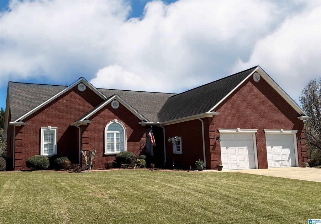 3 bedroom house for sale at 110 Garrett Mitchell Dr Alexandria - $399,900