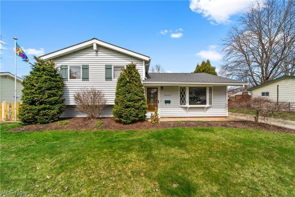 3 bedroom house for sale at 24282 Fairlawn Dr North Olmsted 44070 - $265,000