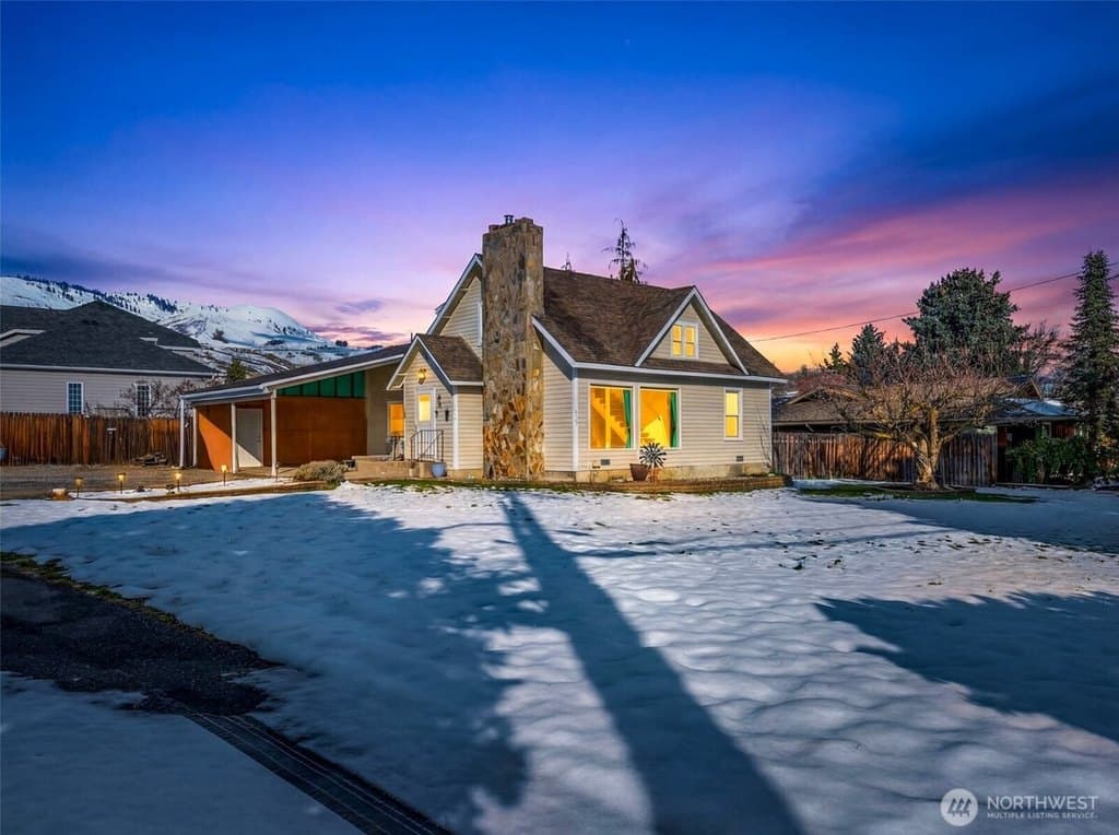 3 bedroom house for sale at 1000 N Western Ave Wenatchee 98801 - $499,900
