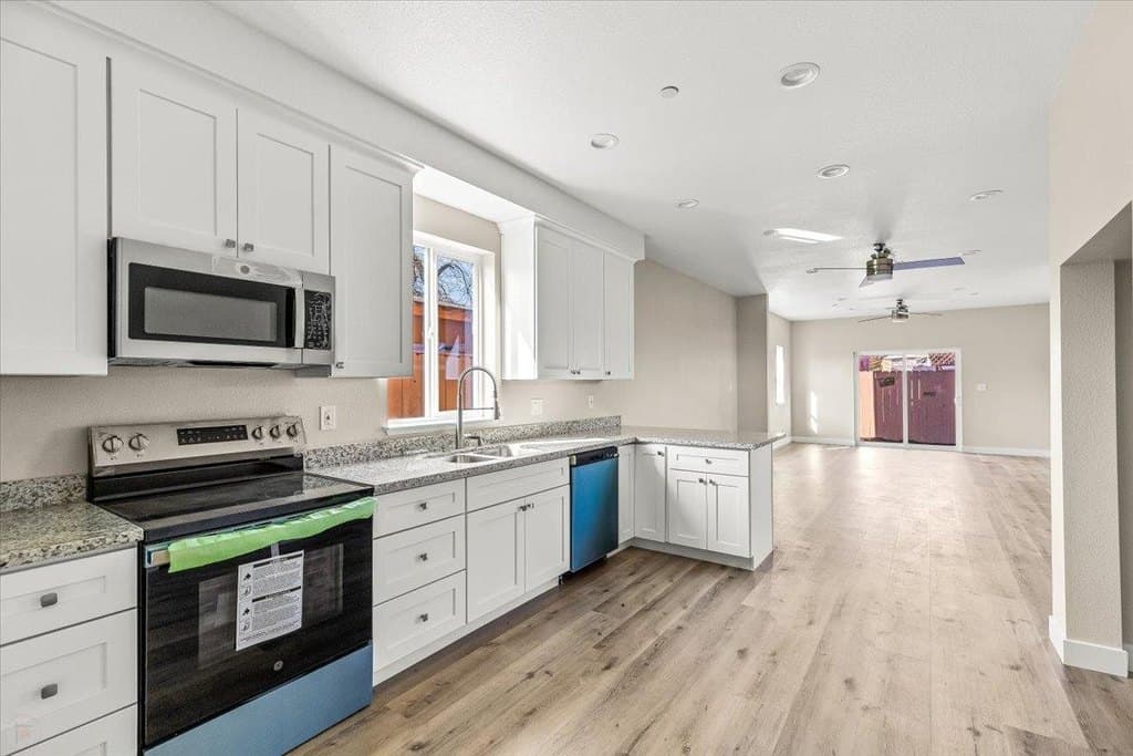 3 bedroom house for sale at 2379 E Willow St August - $459,500