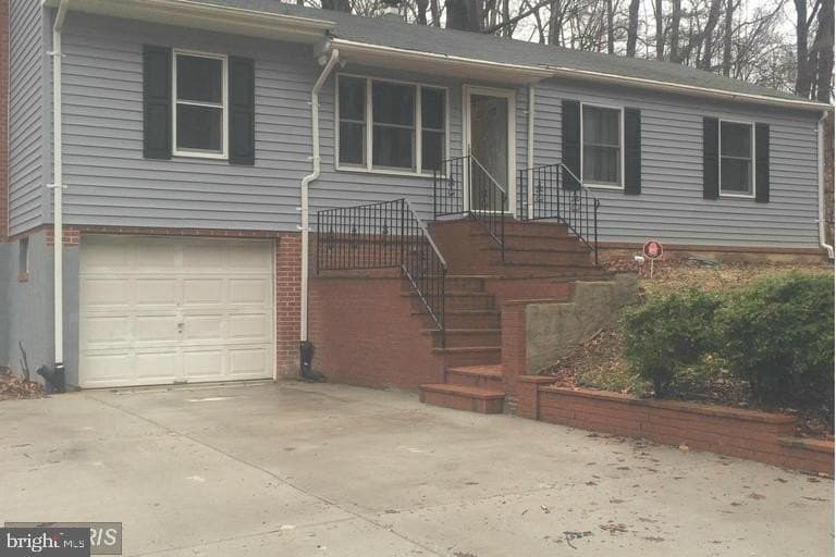 4 bedroom house for sale at 7012 Noah Dr Camp Springs - $370,000