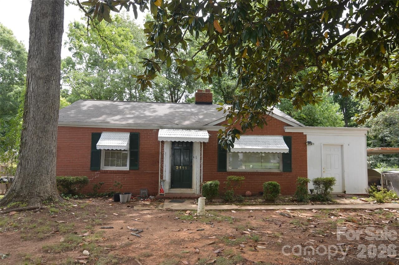 3 bedroom mobile home for sale at 2111 Dickens Ave Mount Airy 28208 - $280,000