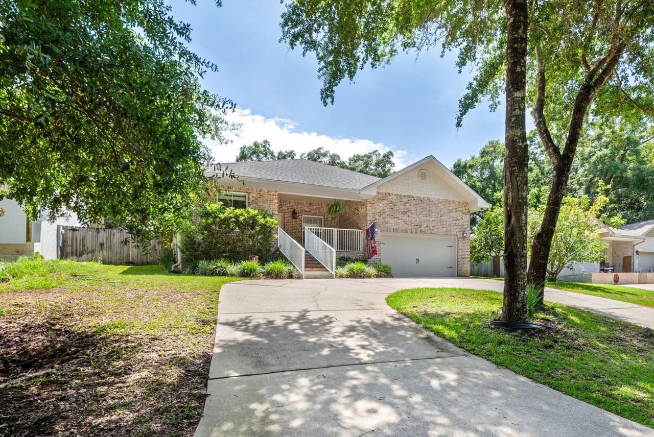4 bedroom mobile home for sale at 1341 N Bayshore Dr Orlando 32580 - $525,000