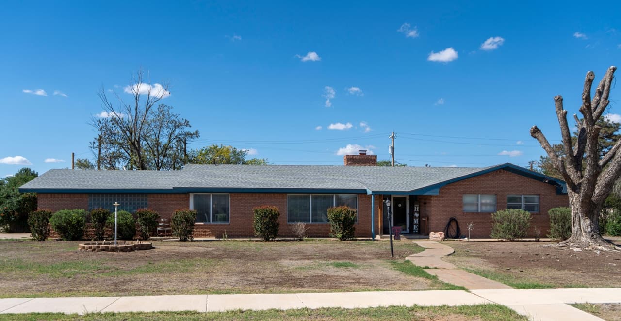 3 bedroom mobile home for sale at 820 W Missouri St Port O'Connor 79235 - $205,000