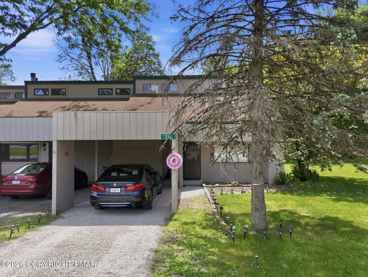 3 bedroom townhouse for sale at 217 Evergreen Ct Franklin Park 18372 - $233,000
